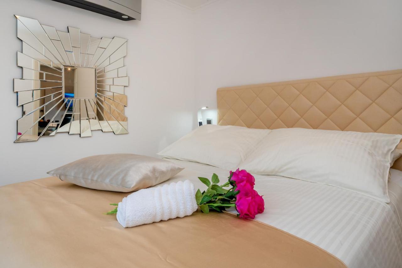 Uniquely Designed Villa Ivana With Outdoor Jacuzzi Nearby The Pebble Banje Beach At The Island Of Solta Rogač Zewnętrze zdjęcie