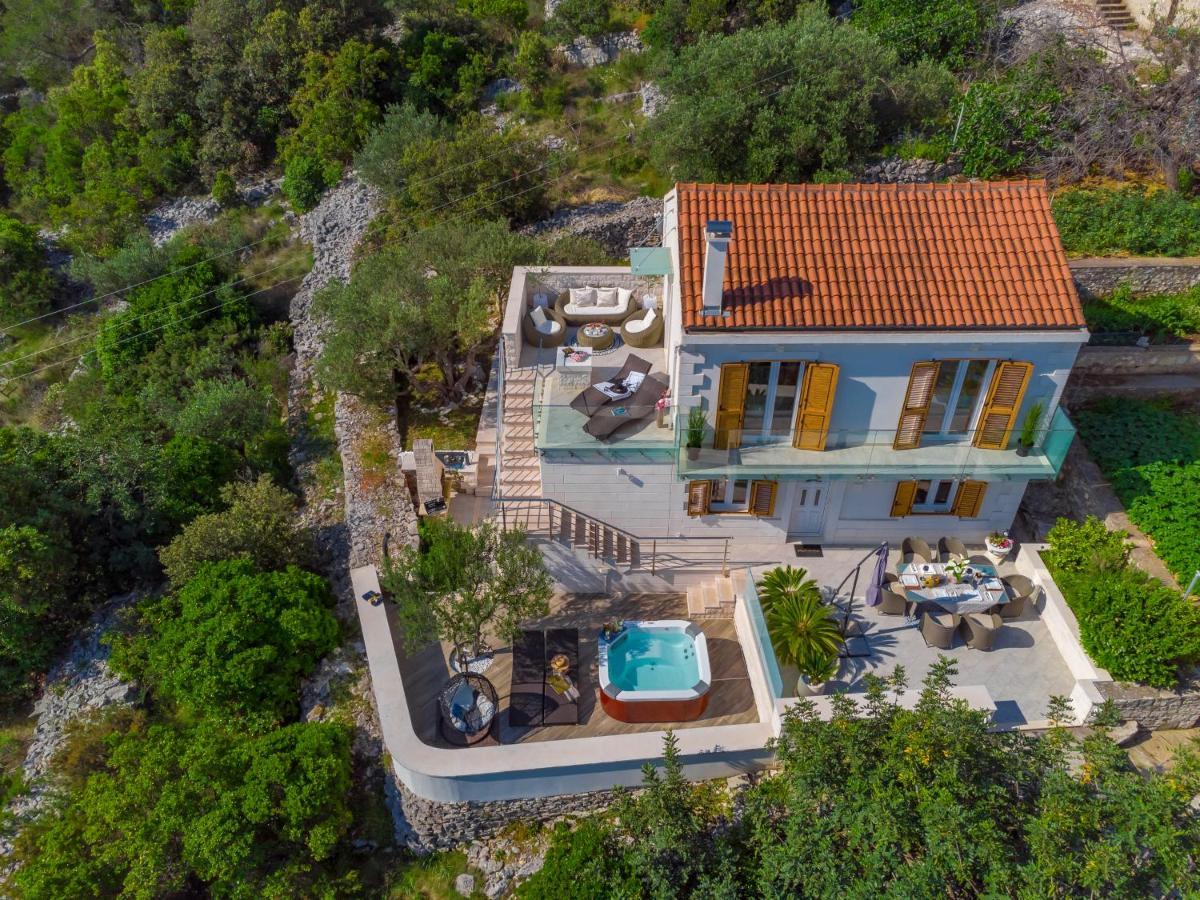 Uniquely Designed Villa Ivana With Outdoor Jacuzzi Nearby The Pebble Banje Beach At The Island Of Solta Rogač Zewnętrze zdjęcie