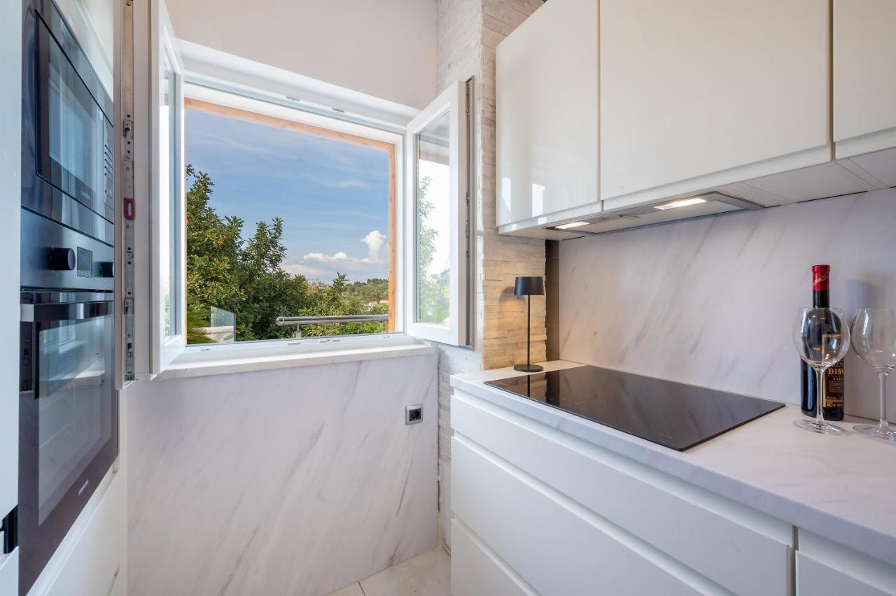Uniquely Designed Villa Ivana With Outdoor Jacuzzi Nearby The Pebble Banje Beach At The Island Of Solta Rogač Zewnętrze zdjęcie