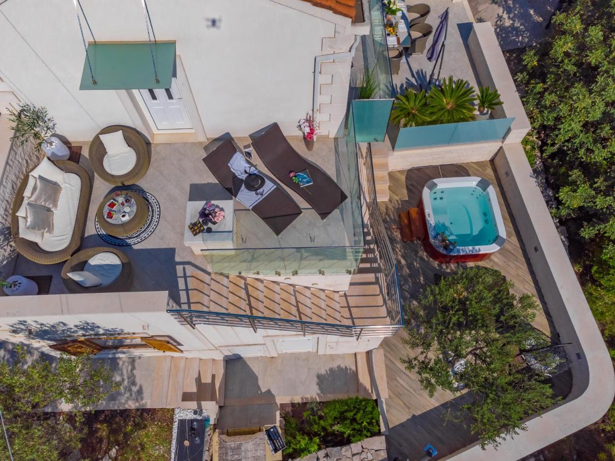 Uniquely Designed Villa Ivana With Outdoor Jacuzzi Nearby The Pebble Banje Beach At The Island Of Solta Rogač Zewnętrze zdjęcie