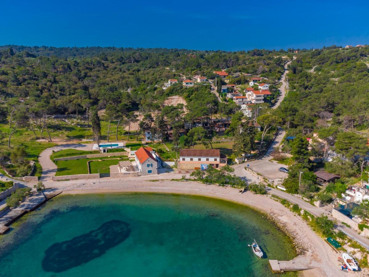 Uniquely Designed Villa Ivana With Outdoor Jacuzzi Nearby The Pebble Banje Beach At The Island Of Solta Rogač Zewnętrze zdjęcie