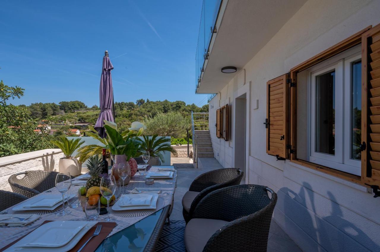 Uniquely Designed Villa Ivana With Outdoor Jacuzzi Nearby The Pebble Banje Beach At The Island Of Solta Rogač Zewnętrze zdjęcie