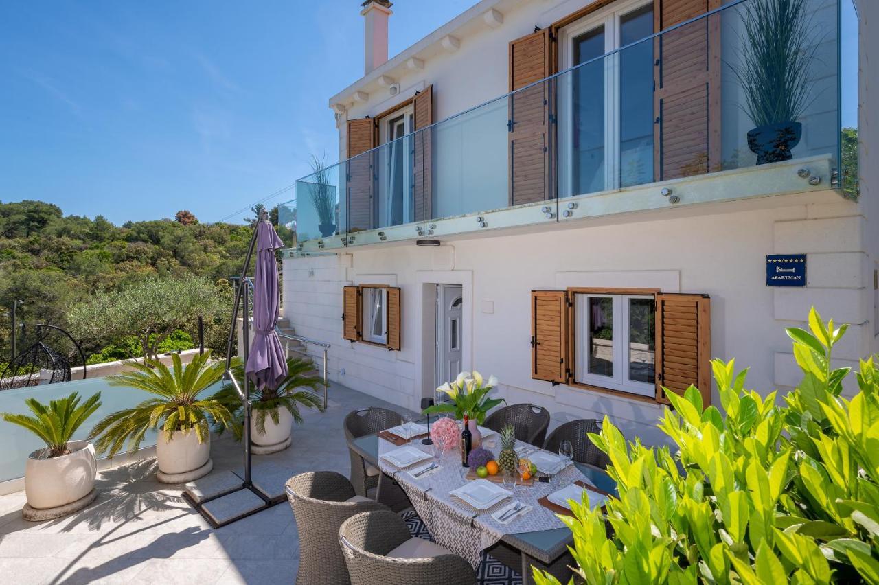 Uniquely Designed Villa Ivana With Outdoor Jacuzzi Nearby The Pebble Banje Beach At The Island Of Solta Rogač Zewnętrze zdjęcie